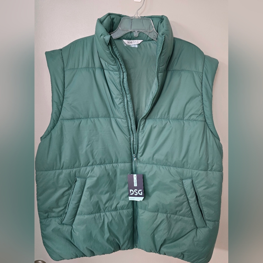 DSG Men's Sage Quilted Vest